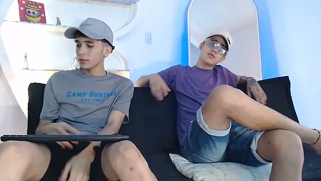 Snapshot of THREE_GUYS_HOT chatting on September 2025 07:35:01 PM THREE GUYS HOT online show from September 2025 07:35:01 PM