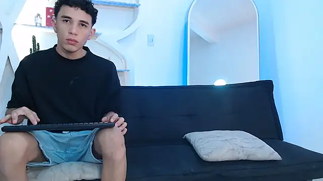 Snapshot of THREE_GUYS_HOT chatting on October 2025 07:25:02 PM THREE GUYS HOT online show from October 2025 07:25:02 PM