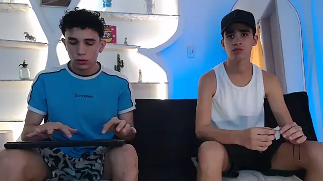 Snapshot of THREE_GUYS_HOT chatting on October 2025 07:21:02 PM THREE GUYS HOT online show from October 2025 07:21:02 PM