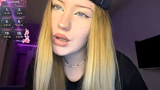 PandaFluff online show from April 2026 05:49:01 PM