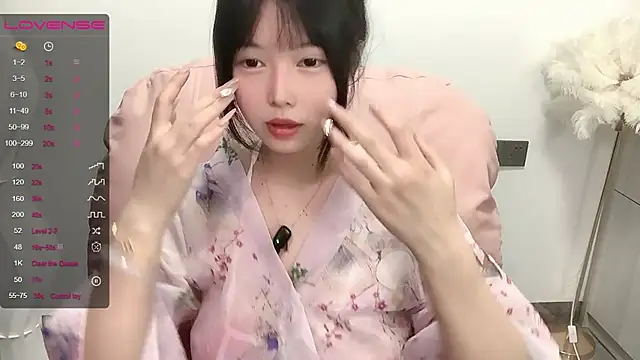 A SR 002 online show from October 2025 01:19:01 PM