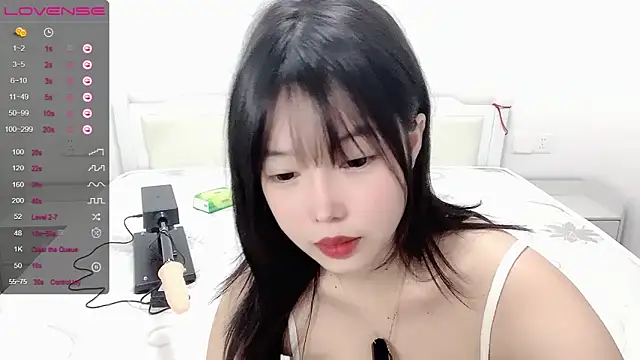 A SR 002 online show from October 2025 03:02:01 PM