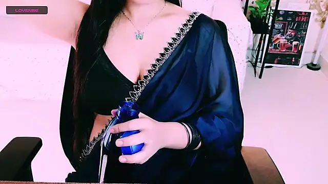 My Rose online show from April 2026 07:58:01 PM