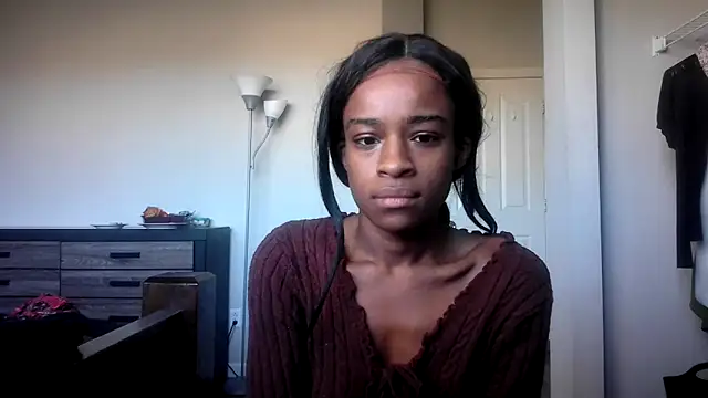 Marlowlovee online show from October 2025 03:23:02 PM