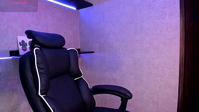 RenataLeclair online show from October 2025 04:49:02 PM