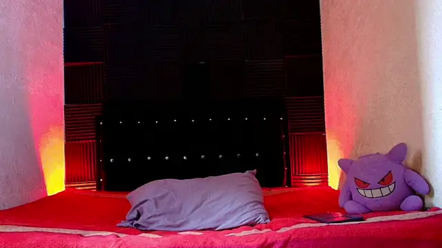 ZaneMaveric online show from August 2026 02:33:02 PM