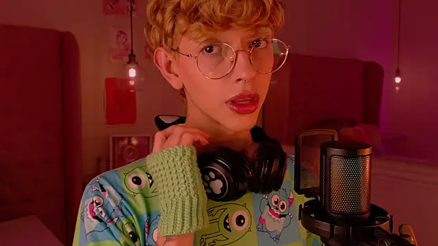 imDamiano online show from October 2025 09:37:01 PM