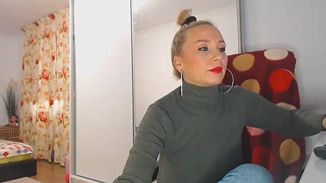 merlyn4 online show from December 2024 12:49:02 PM