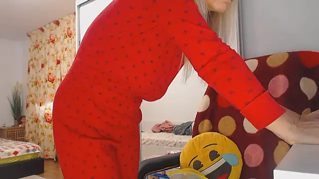 merlyn4 online show from December 2024 12:22:01 PM