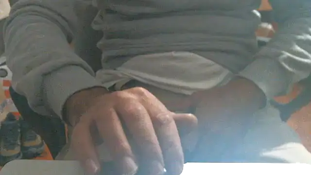 Snapshot of adoroleporke chatting on November 2025 06:51:02 PM adoroleporke online show from November 2025 06:51:02 PM