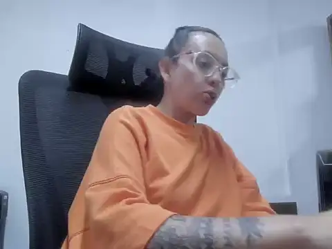 dalila macherano1 online show from October 2025 07:01:02 PM