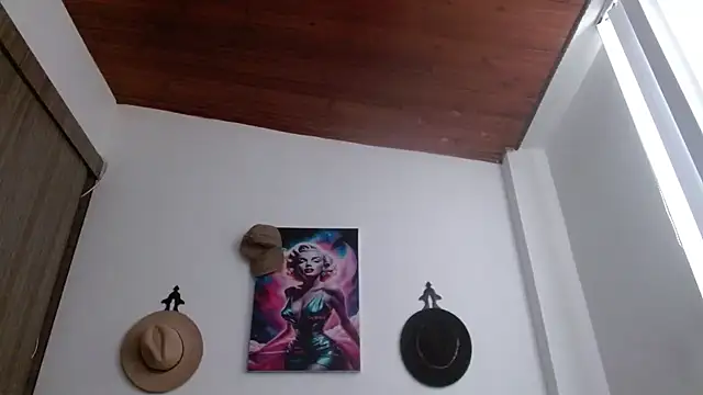 Crystal Star  online show from February 2026 11:53:01 AM