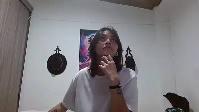 Crystal Star  online show from April 2026 01:54:01 AM