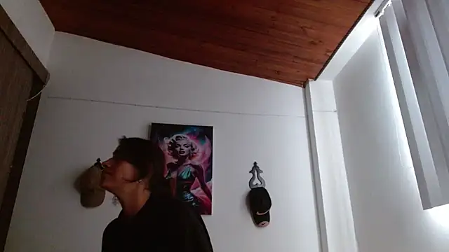 Crystal Star  online show from April 2026 02:02:02 PM