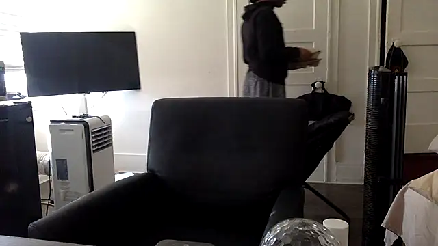 Diodre Benyoon online show from February 2026 05:27:02 PM