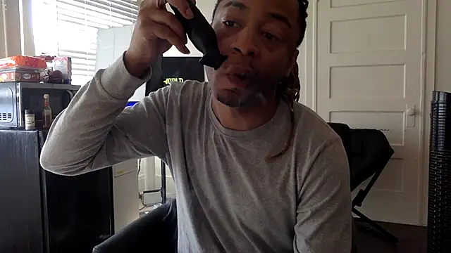 Diodre Benyoon online show from March 2026 06:37:02 PM