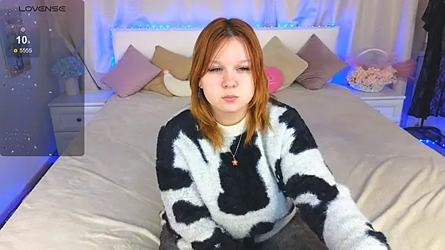 Snapshot of VelvetVixon chatting on September 2025 06:21:01 PM VelvetVixon online show from September 2025 06:21:01 PM