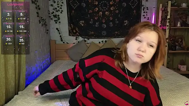 Snapshot of VelvetVixon chatting on September 2025 06:09:02 PM VelvetVixon online show from September 2025 06:09:02 PM