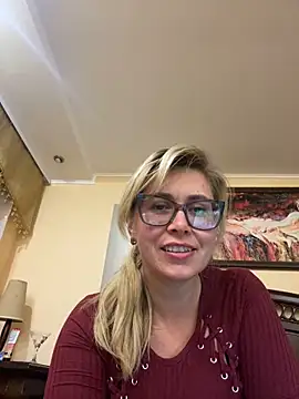 Crystal00Girl online show from October 2025 09:45:01 PM