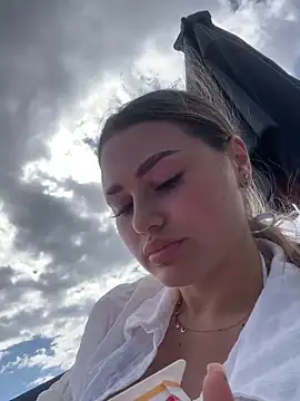 Snapshot of KayaAzur chatting on September 2025 08:08:01 AM KayaAzur online show from September 2025 08:08:01 AM