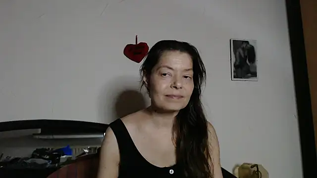 Snapshot of SexySarah177 chatting on June 2026 08:11:02 PM SexySarah177 online show from June 2026 08:11:02 PM
