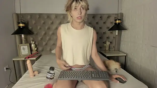 OliIverr22 online show from September 2025 01:46:02 PM