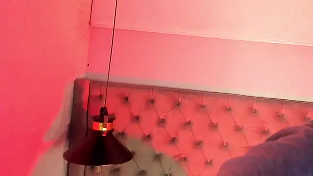 OliIverr22 online show from November 2025 12:41:02 PM