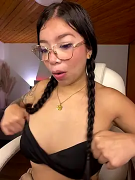 Maddy Piink online show from November 2025 07:57:01 PM