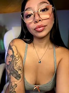 Maddy Piink online show from December 2025 08:58:01 PM