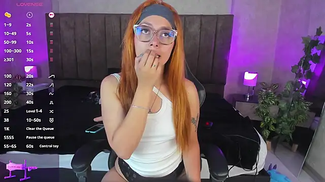 LanaMills  online show from September 2025 05:24:01 AM