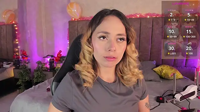 LanaMills  online show from June 2026 05:01:01 AM