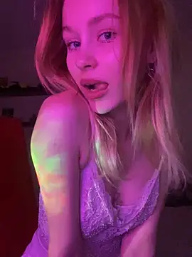 Snapshot of OctaviaJoy chatting on October 2025 02:07:02 PM OctaviaJoy online show from October 2025 02:07:02 PM