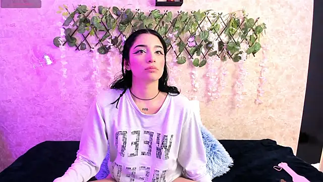 Snapshot of ImEmily444 chatting on September 2025 07:01:02 AM ImEmily444 online show from September 2025 07:01:02 AM