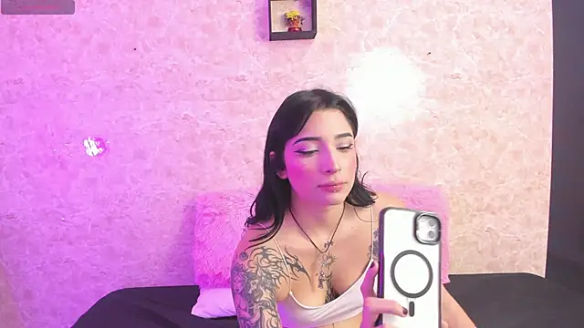 Snapshot of ImEmily444 chatting on September 2025 05:33:02 AM ImEmily444 online show from September 2025 05:33:02 AM