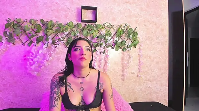 Snapshot of ImEmily444 chatting on October 2025 02:00:01 AM ImEmily444 online show from October 2025 02:00:01 AM