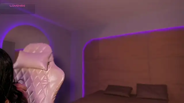 HannahMontgomery online show from December 2025 04:16:01 PM