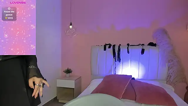 Snapshot of elisabethflores chatting on October 2025 08:33:01 PM elisabethflores online show from October 2025 08:33:01 PM