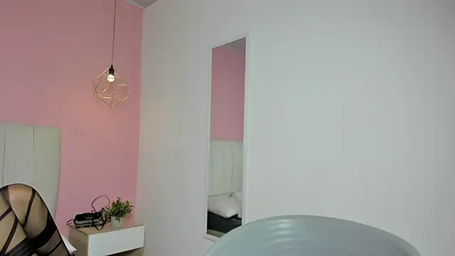 Snapshot of elisabethflores chatting on November 2025 09:03:02 PM elisabethflores online show from November 2025 09:03:02 PM