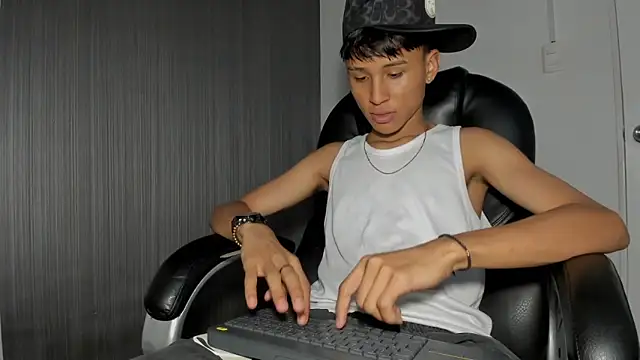 Daddy Darcks online show from October 2025 08:04:01 PM