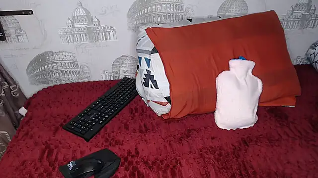 Snapshot of Lunalee chatting on June 2026 10:18:01 AM Lunalee online show from June 2026 10:18:01 AM