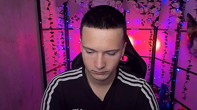 ZackNeal online show from September 2025 05:40:01 AM