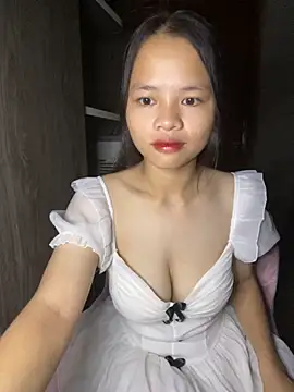 Snapshot of Hana-44 chatting on October 2025 06:28:02 PM Hana-44 online show from October 2025 06:28:02 PM