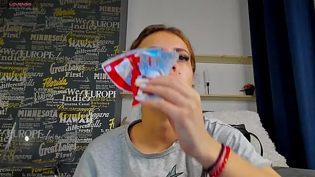 MaddieRay online show from September 2025 04:34:02 AM