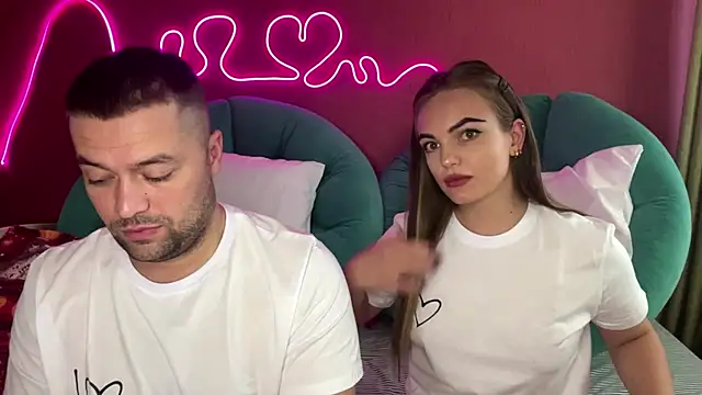 Snapshot of deeplookscouple chatting on September 2025 11:12:01 AM deeplookscouple online show from September 2025 11:12:01 AM