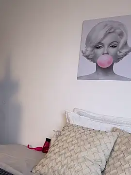 Snapshot of anailynn chatting on September 2025 03:24:01 PM anailynn online show from September 2025 03:24:01 PM