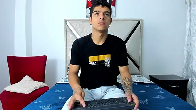 wyatt 3 online show from December 2025 01:19:01 PM