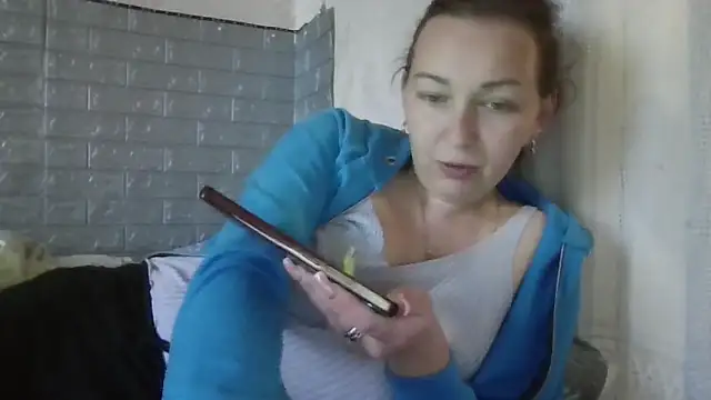 DanaNeon online show from April 2026 01:16:02 PM