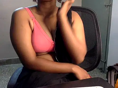 Hot-Honey20 online show from October 2025 12:08:02 PM