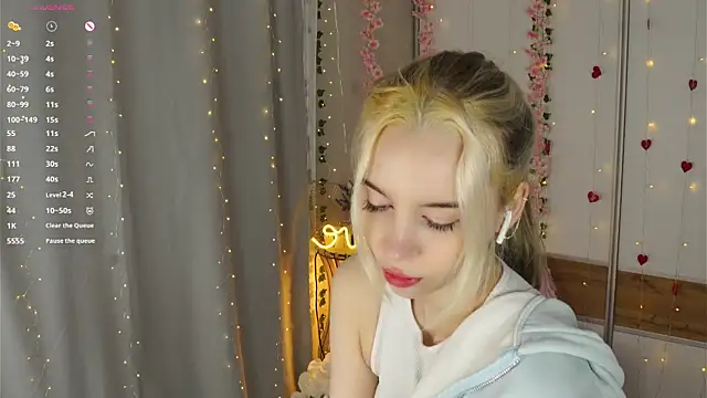 JaymieVigen online show from March 2026 03:25:02 AM