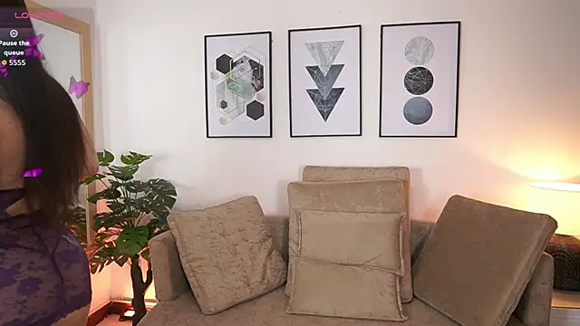 MilaCrave online show from September 2025 11:57:01 AM